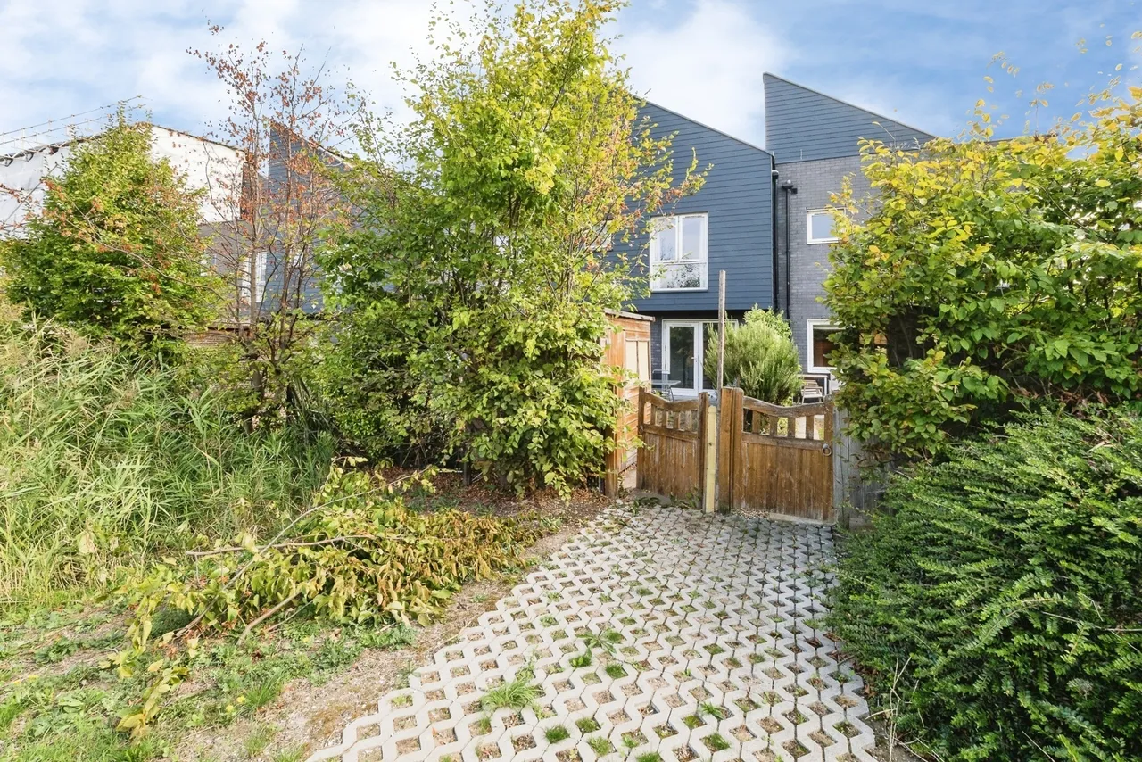 Davey Gardens, Barking, IG11, photo 25