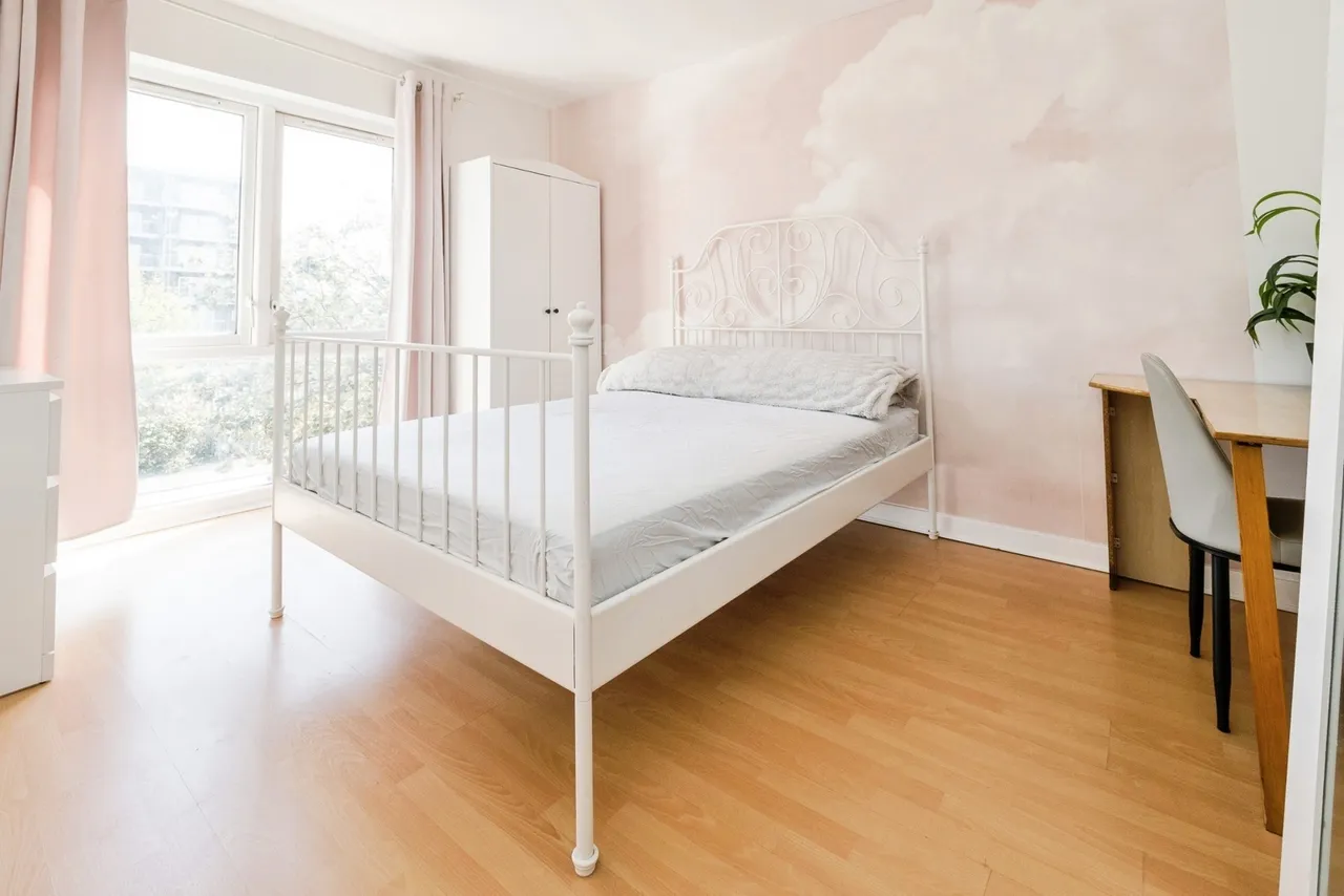 Davey Gardens, Barking, IG11, photo 11