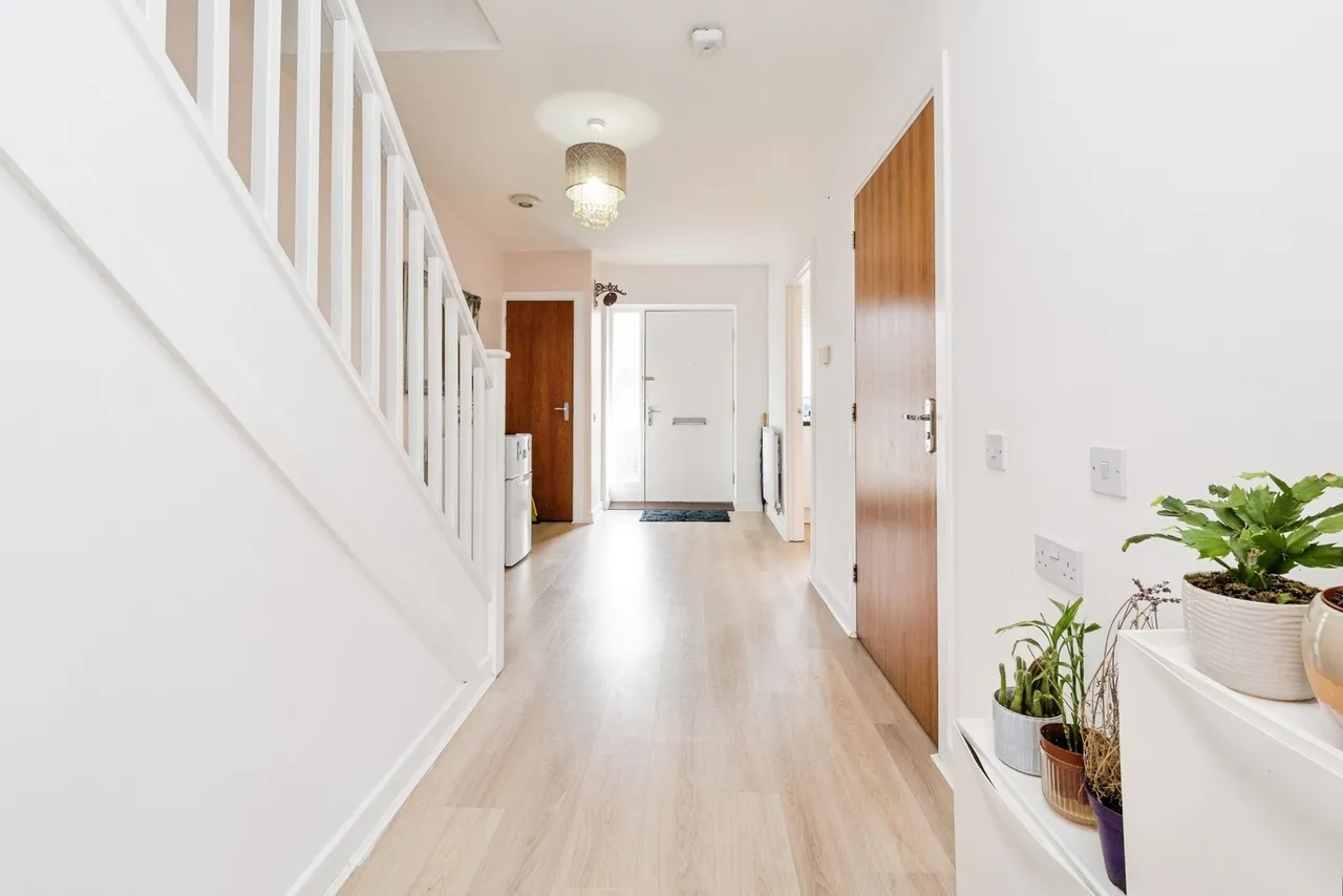 Davey Gardens, Barking, IG11, photo 10