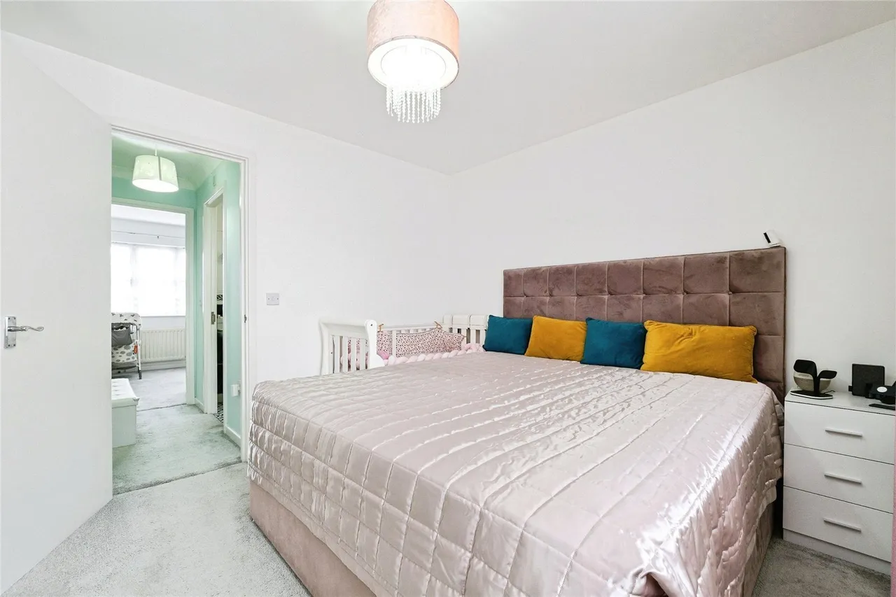 Southwell Close, Chafford Hundred, Grays, Essex, RM16, photo 7