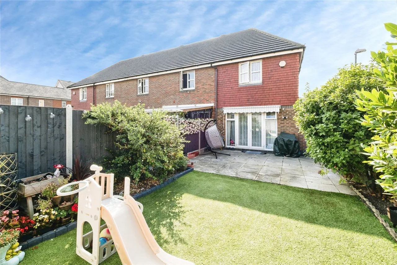 Southwell Close, Chafford Hundred, Grays, Essex, RM16, photo 13