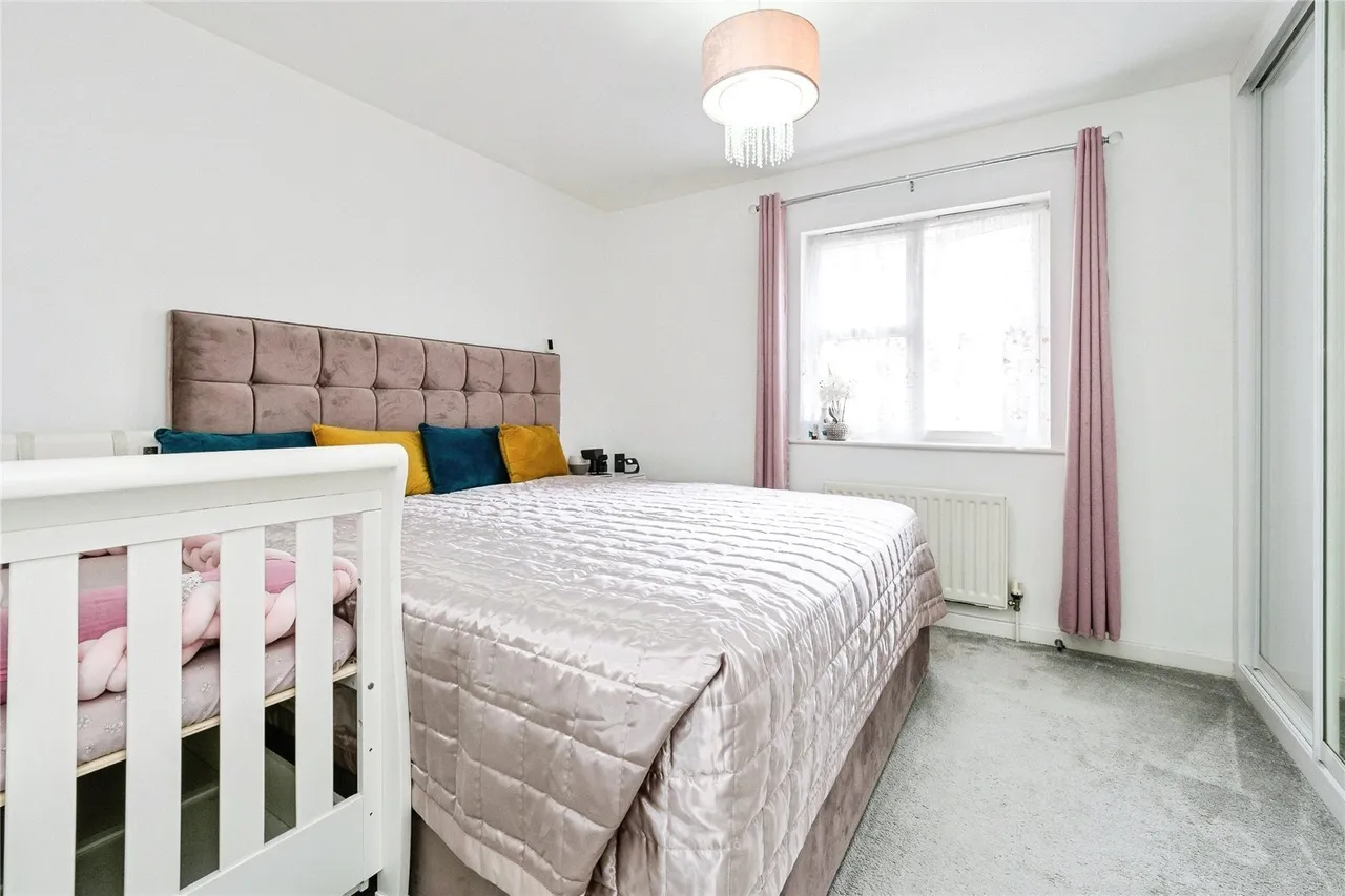 Southwell Close, Chafford Hundred, Grays, Essex, RM16, photo 8
