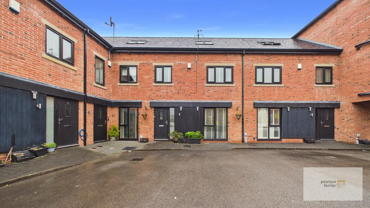 3 bed house for sale — 681 Walmersley Road, Walmersley, Bury, BL9 5JD