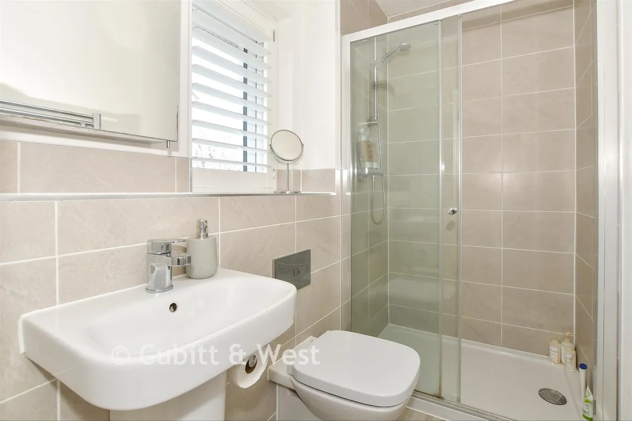 Barnfield, Billingshurst, RH14, photo 8