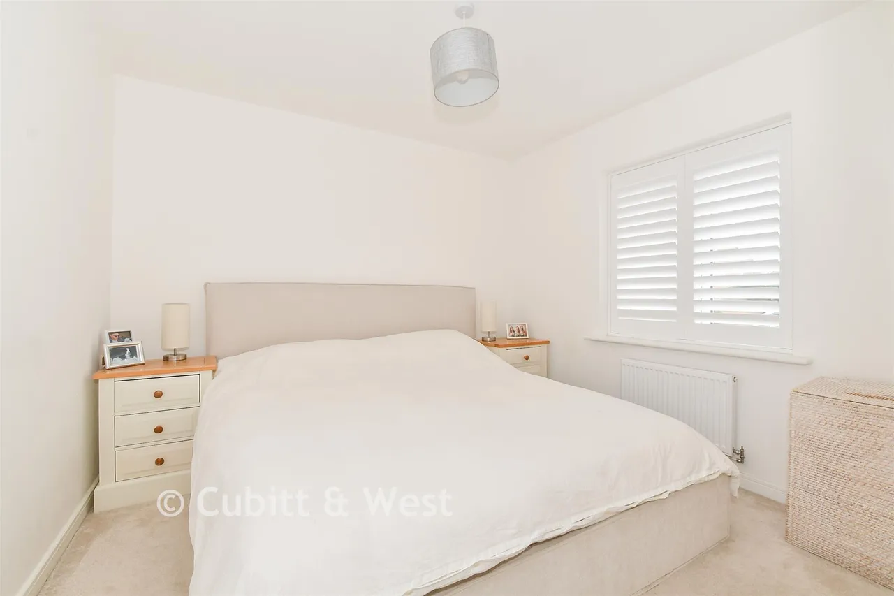 Barnfield, Billingshurst, RH14, photo 7