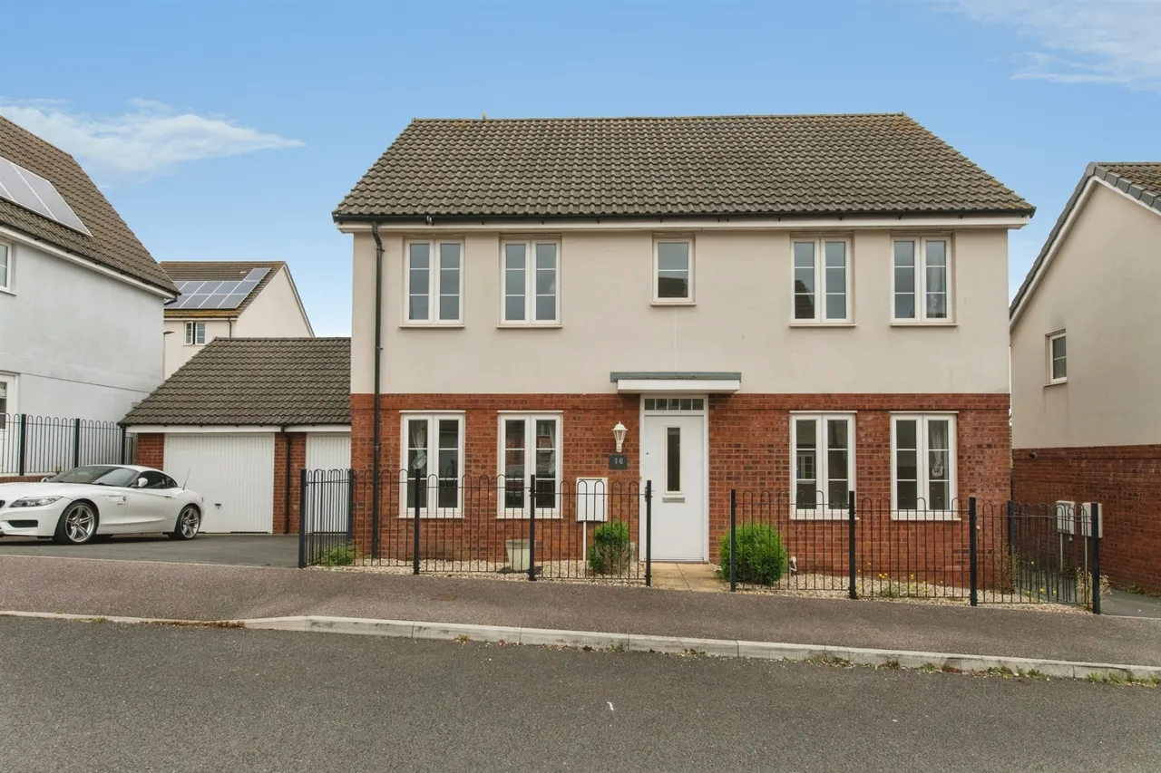 4 bed house for sale — Hook Drive, Exeter