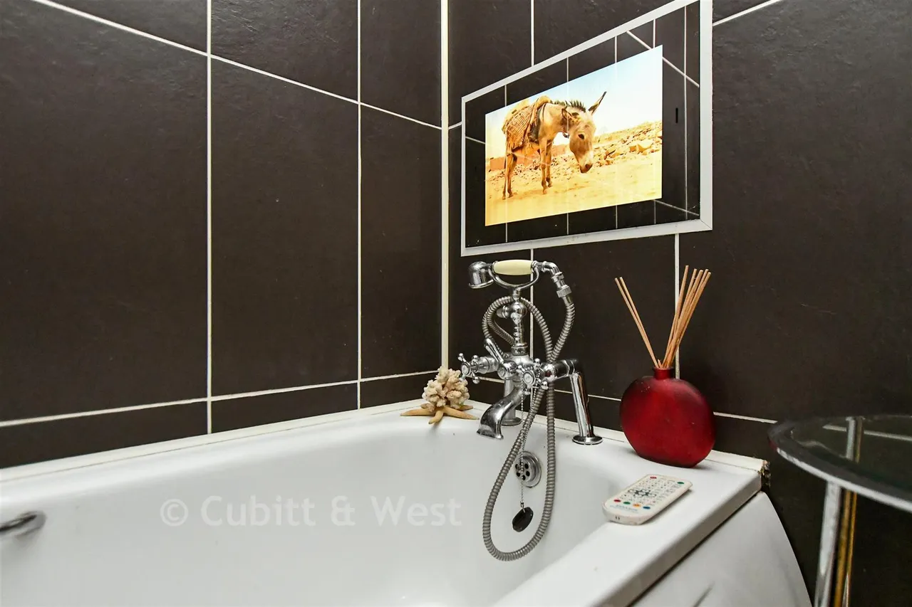 Gatton Park Road, Redhill, RH1, photo 9