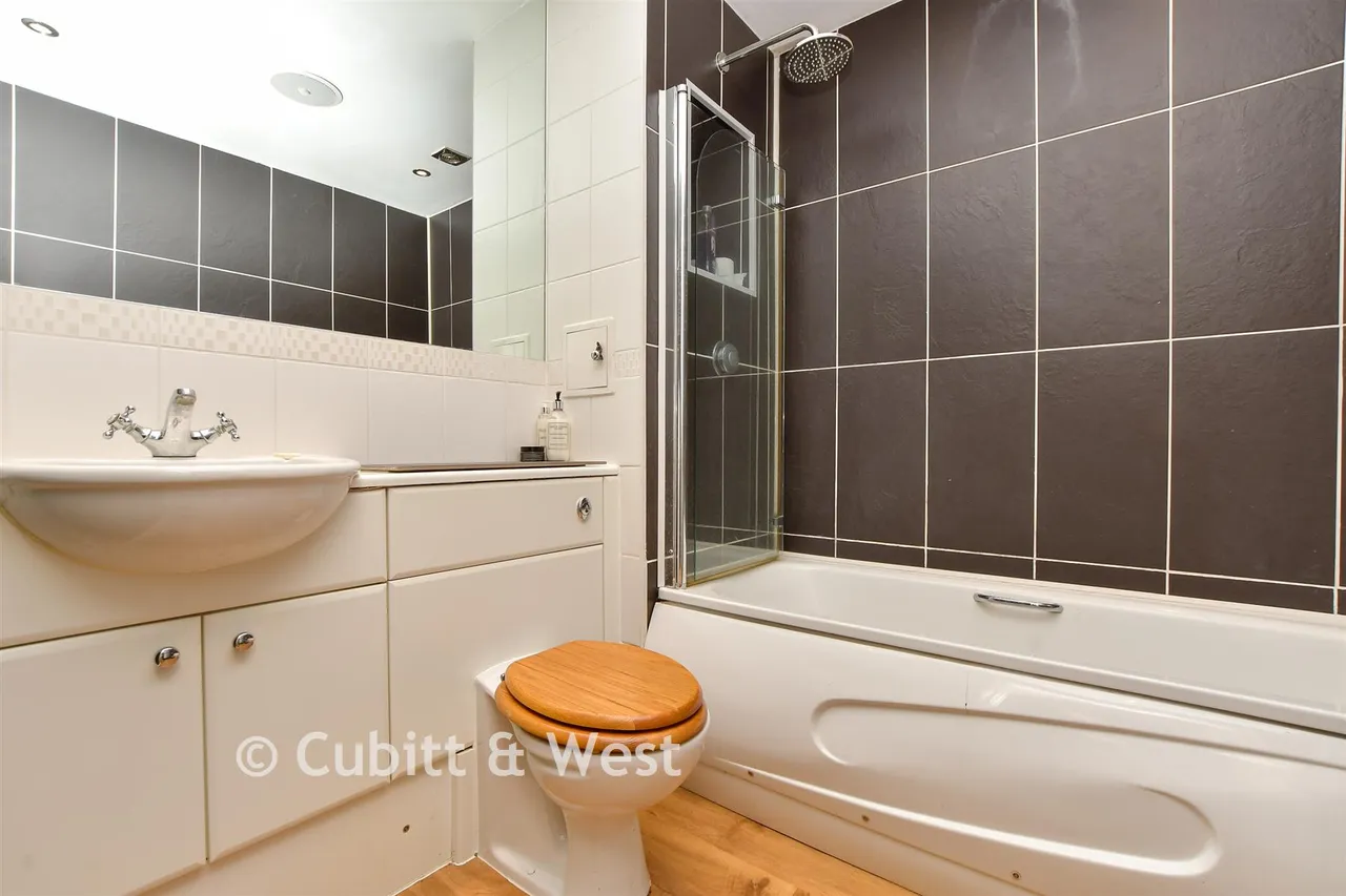 Gatton Park Road, Redhill, RH1, photo 8