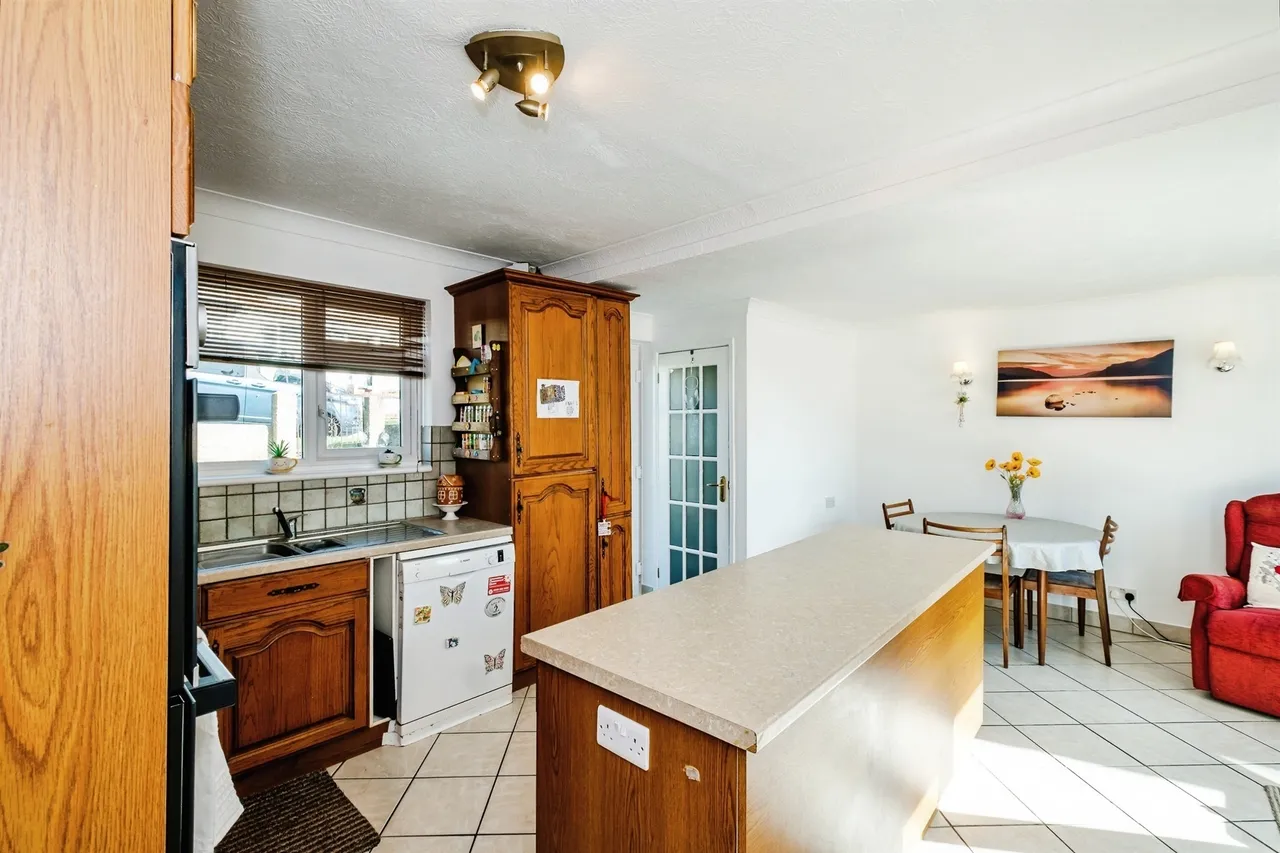 Lewis Road, Lancing, BN15, photo 5