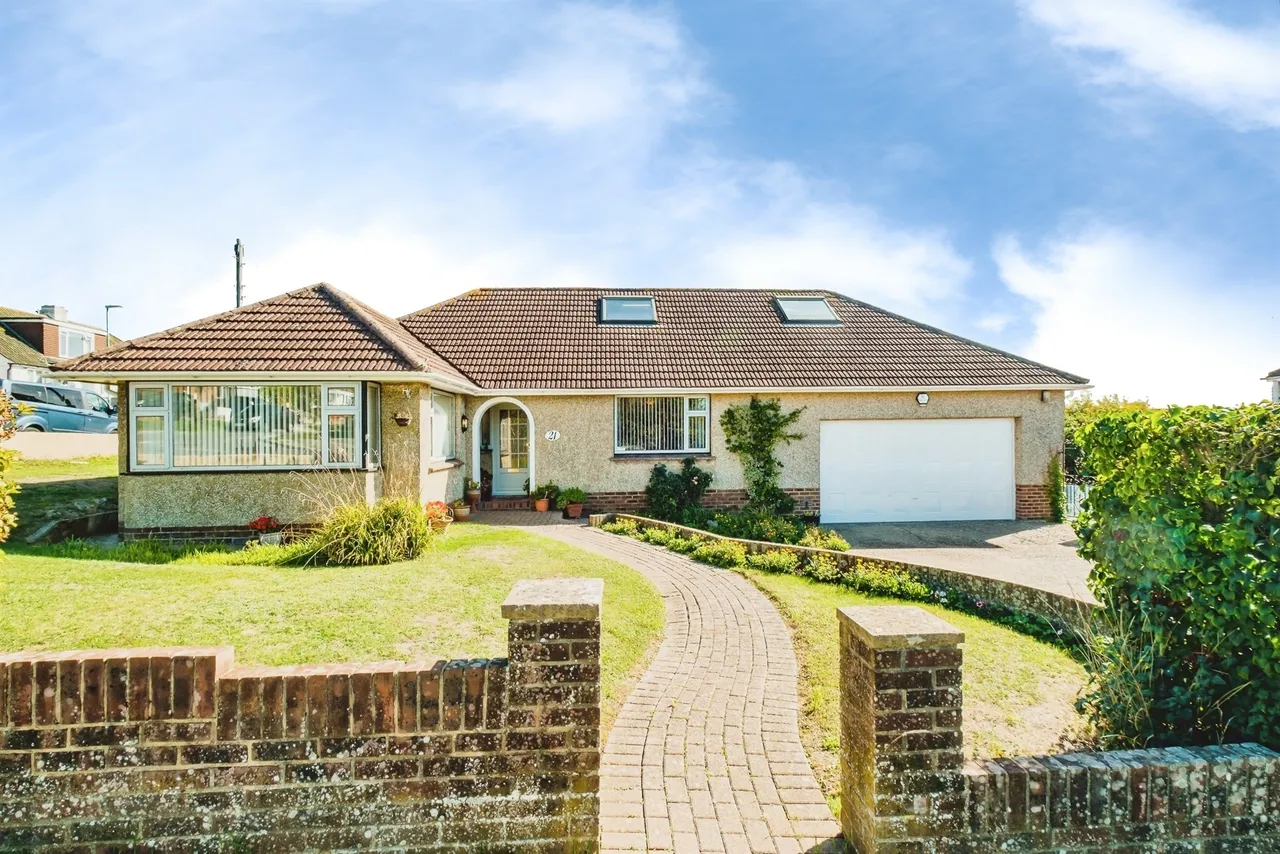 3 bed house for sale, Lewis Road, Lancing, BN15