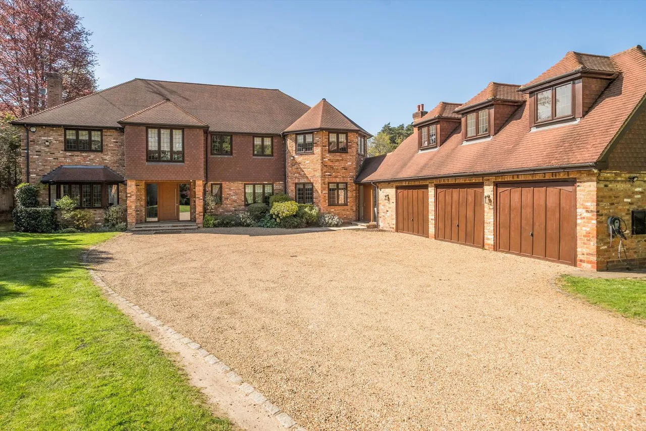 house to rent — Coronation Road, Ascot, Berkshire SL5