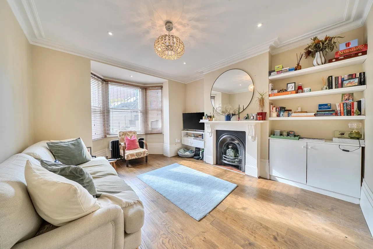 3 bed flat for sale — Chivalry Road, Battersea, London, SW11