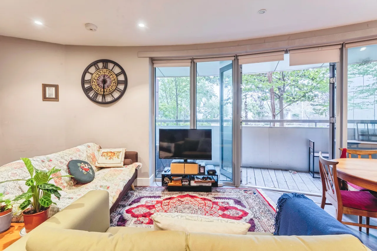 Barking Road, London, E16, photo 13