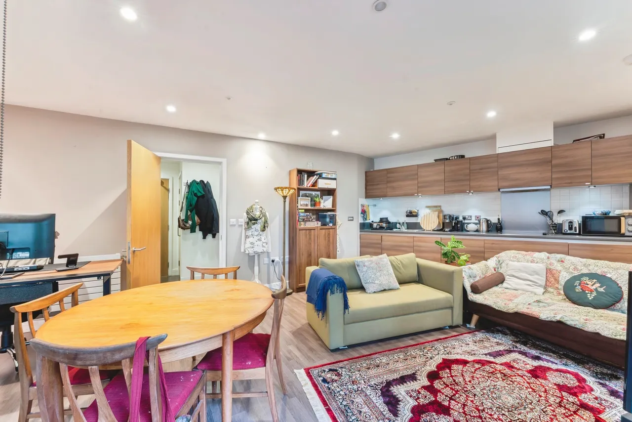Barking Road, London, E16, photo 20
