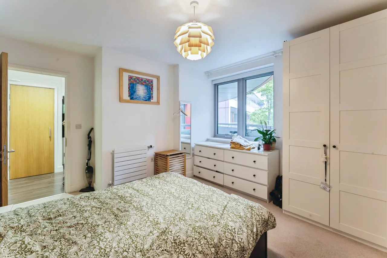 Barking Road, London, E16, photo 22