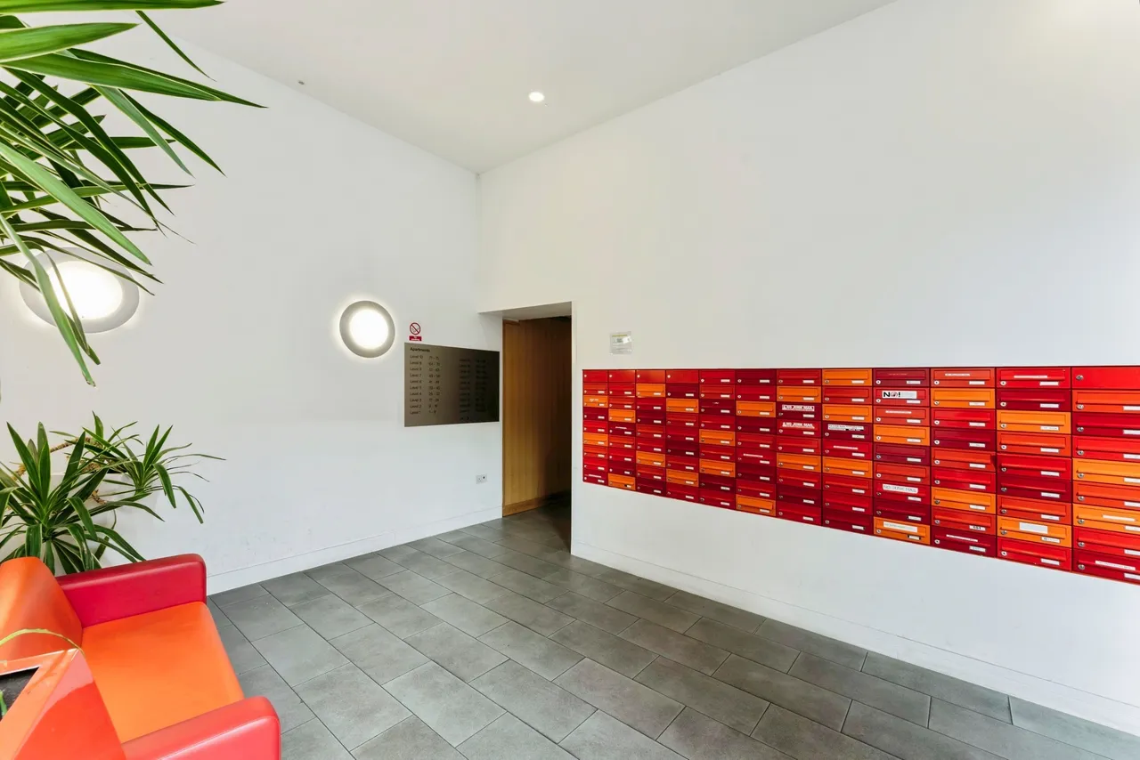 Barking Road, London, E16, photo 15