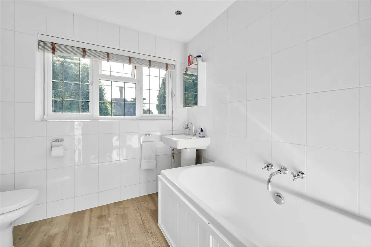 Clive Road, Esher, Surrey, KT10 8PS, photo 10