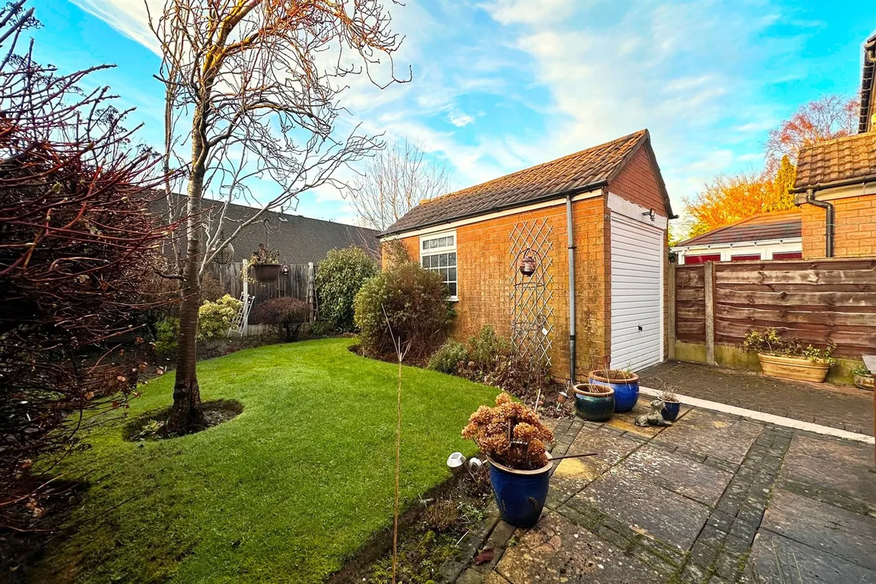 Vernon Close, Stockport, photo 14
