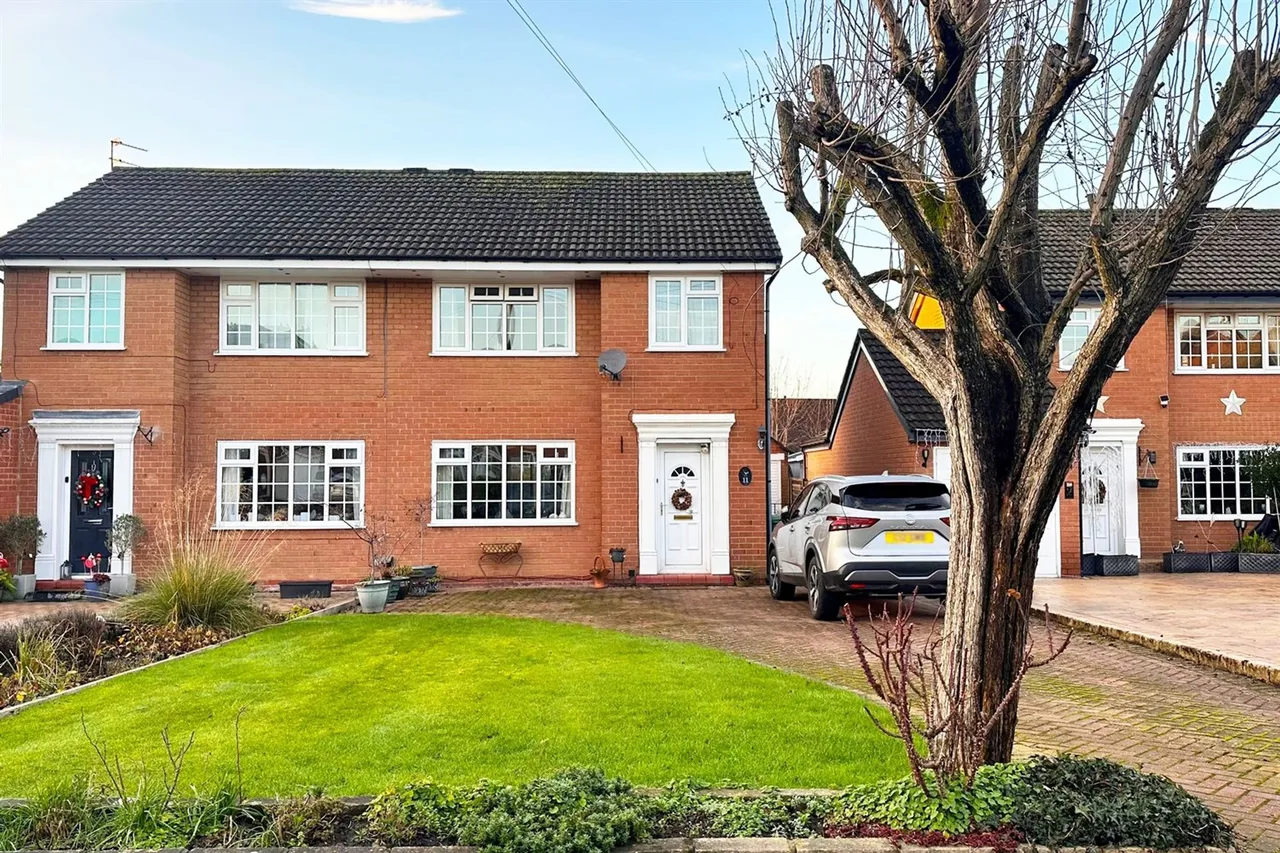 3 bed house for sale, Vernon Close, Stockport