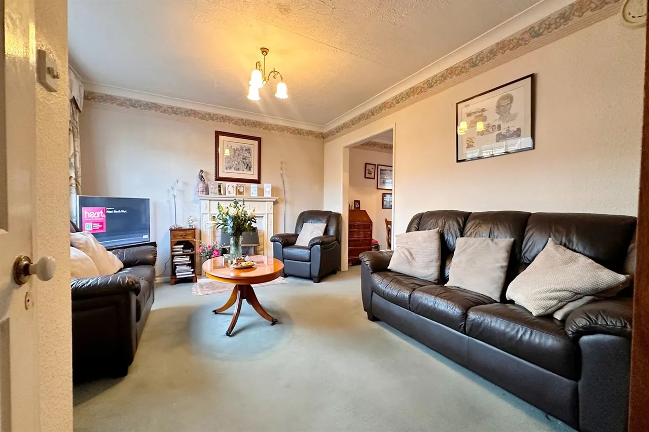 Vernon Close, Stockport, photo 5
