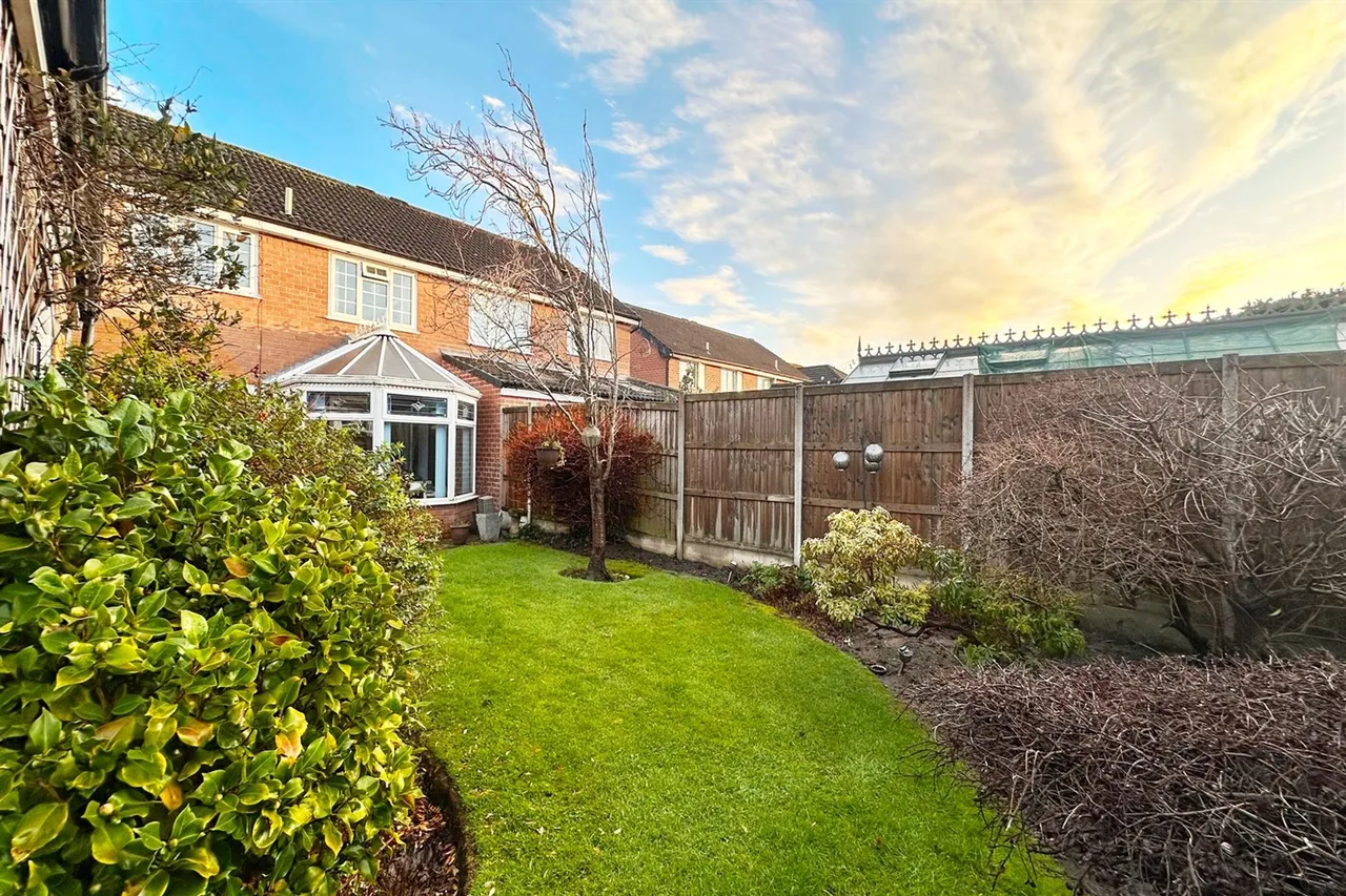 Vernon Close, Stockport, photo 13