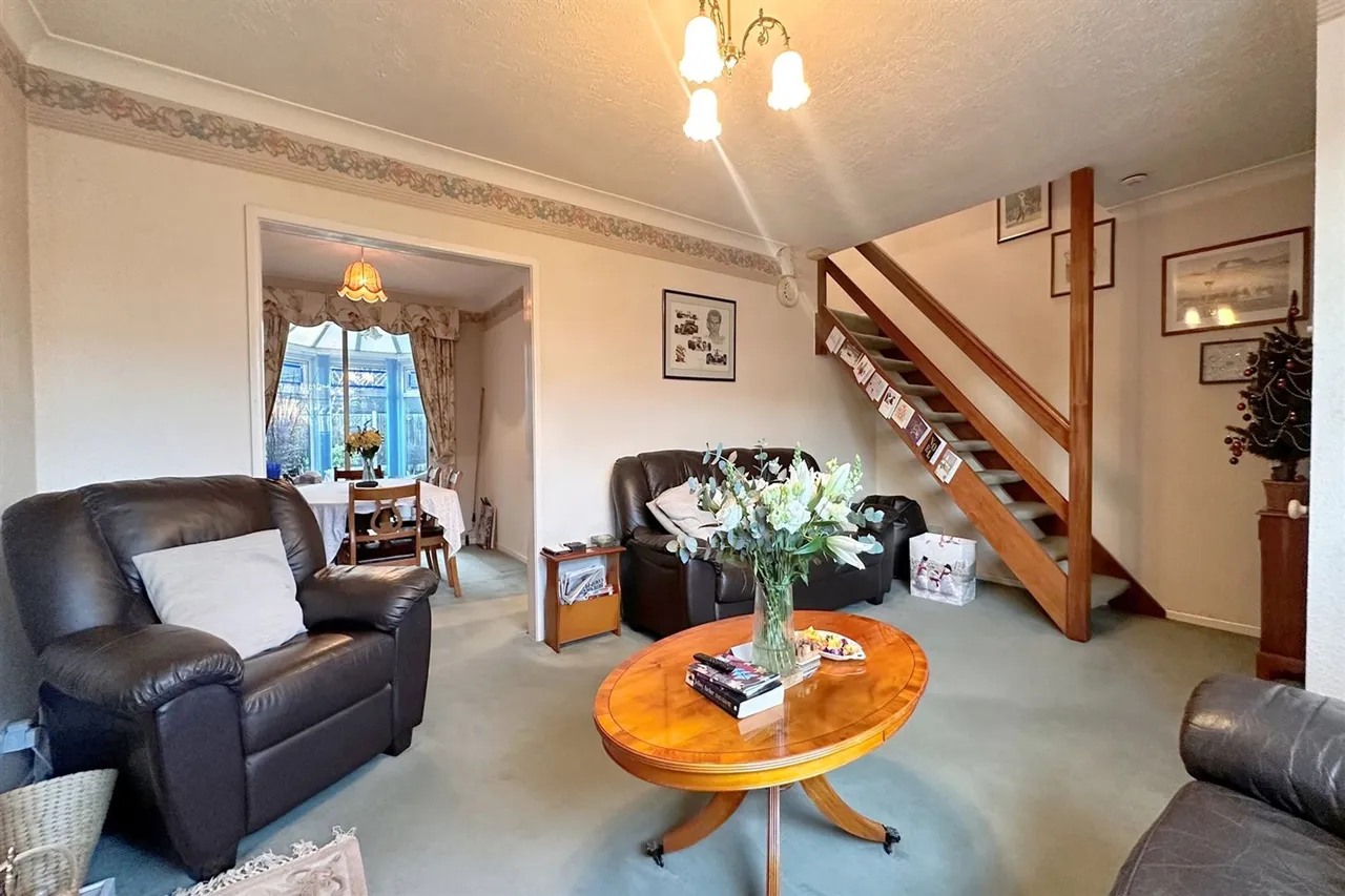 Vernon Close, Stockport, photo 2