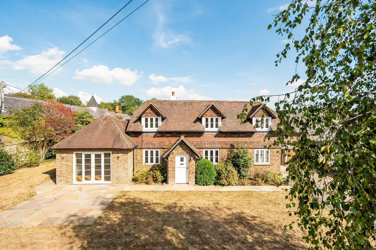 4 bed house for sale — Cowfold Road, Bolney, RH17