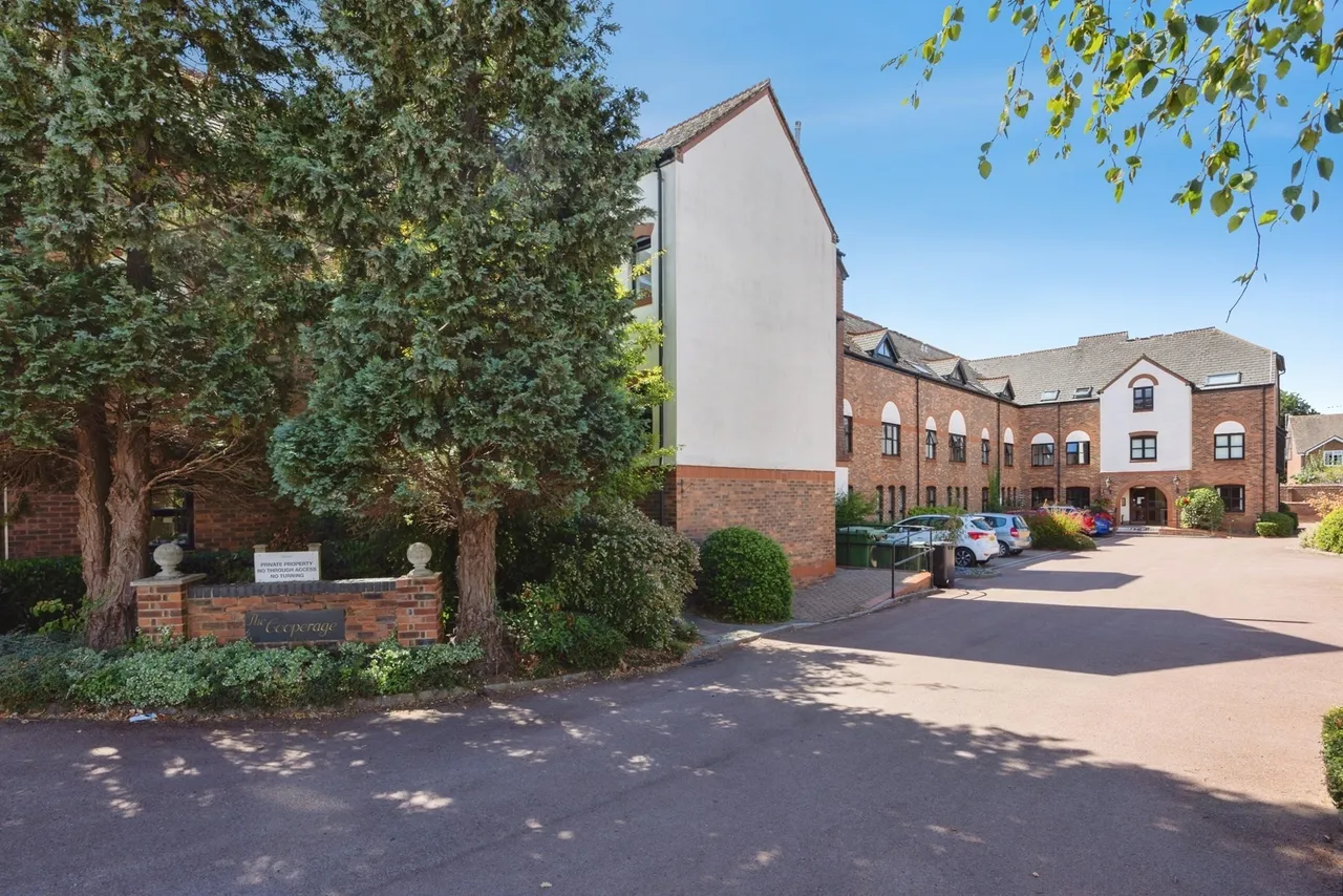 1 bed flat for sale, Lenten Street, Alton, GU34