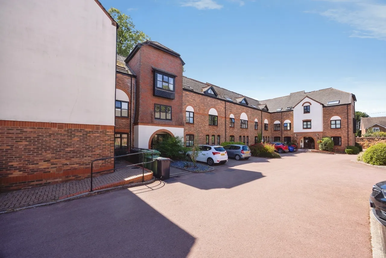 Lenten Street, Alton, GU34, photo 22