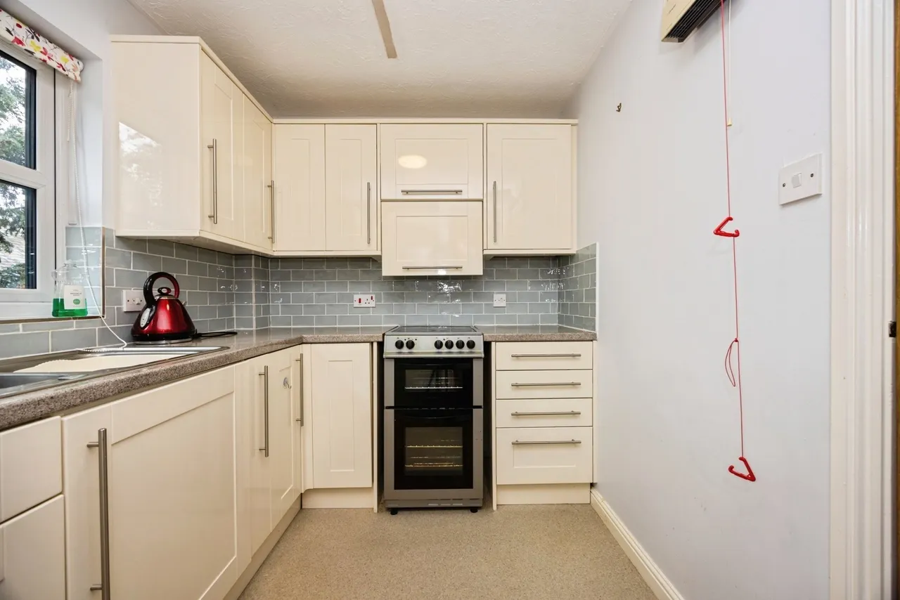 Lenten Street, Alton, GU34, photo 15
