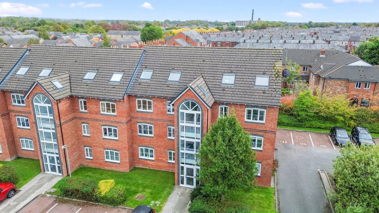 2 bed flat for sale — Manley Park, Guest Street, Leigh, WN7 2RW