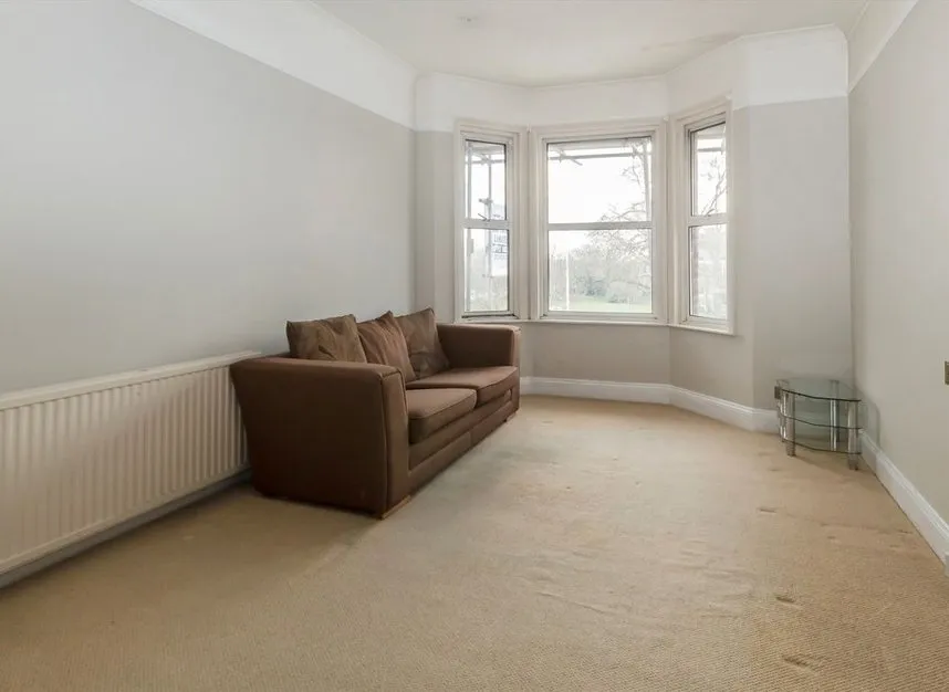 2 bed flat to rent — Lower Boston Road, Hanwell, W7