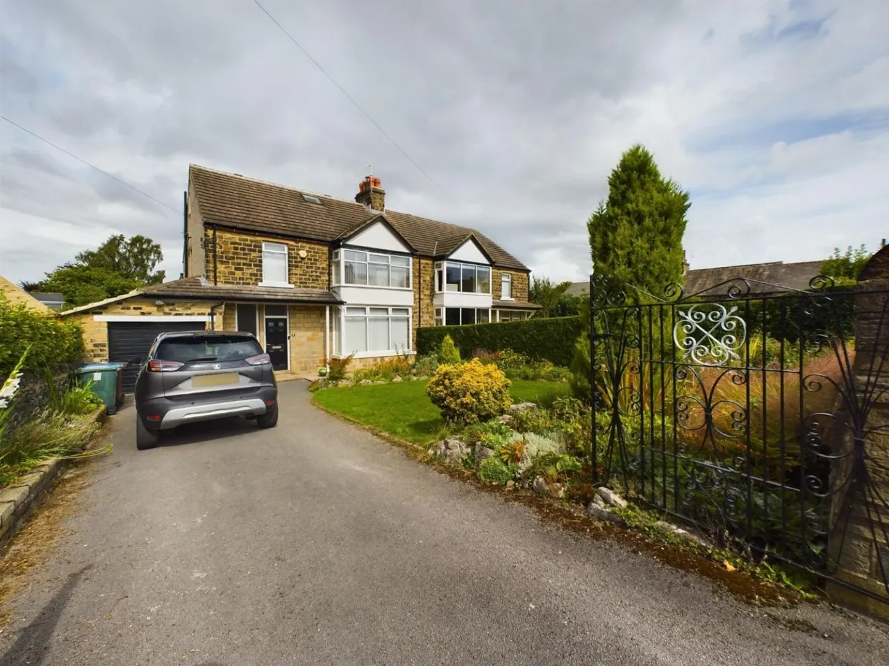 5 bed house for sale — Kendall Avenue, Shipley