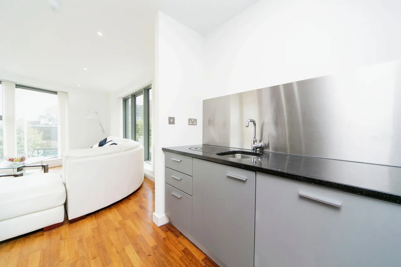 William Jessop Way, Liverpool, L3, photo 7
