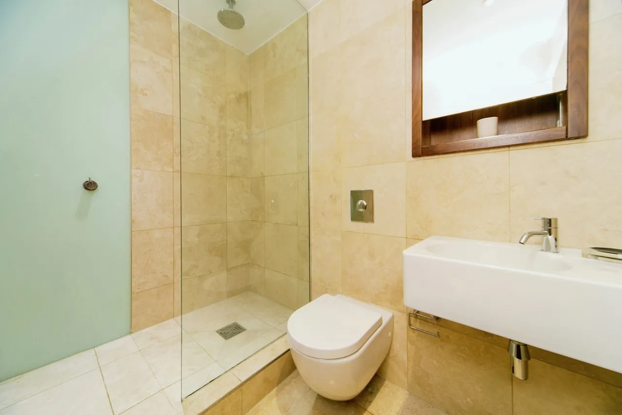 William Jessop Way, Liverpool, L3, photo 12