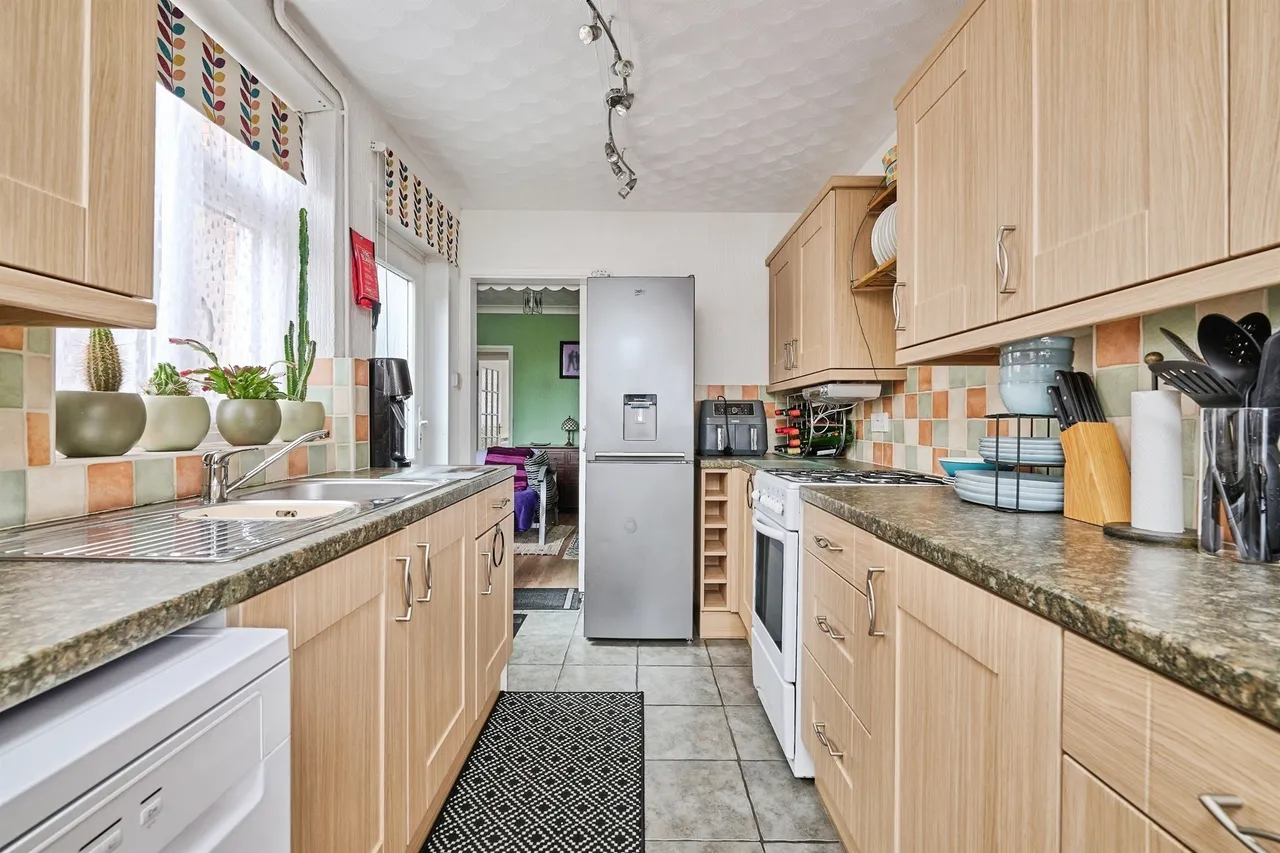 Churchfield Road, Peterborough, PE4, photo 2
