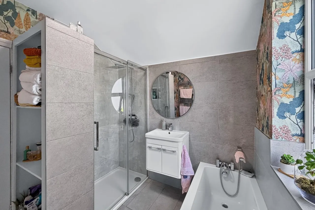 Lindsell Road, West Timperley, Altrincham WA14 5NX, photo 23