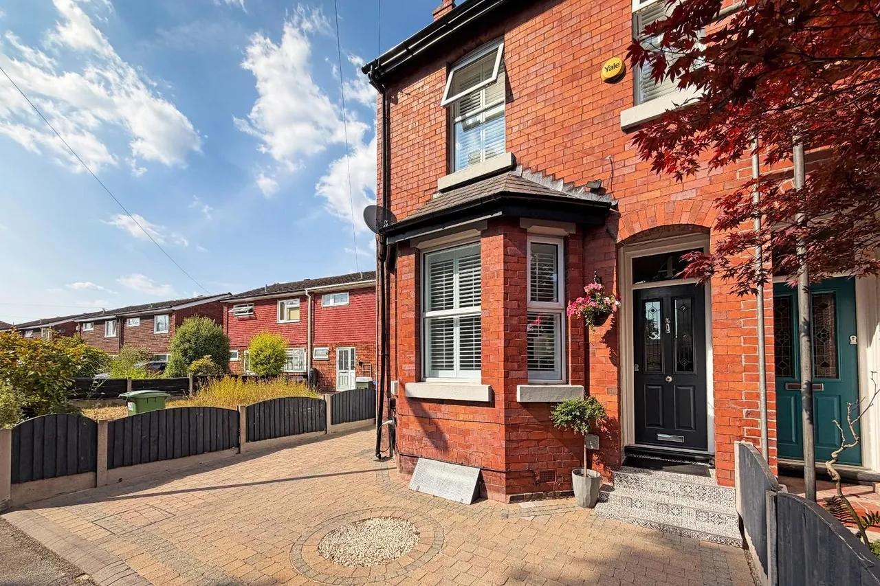 Lindsell Road, West Timperley, Altrincham WA14 5NX, photo 31