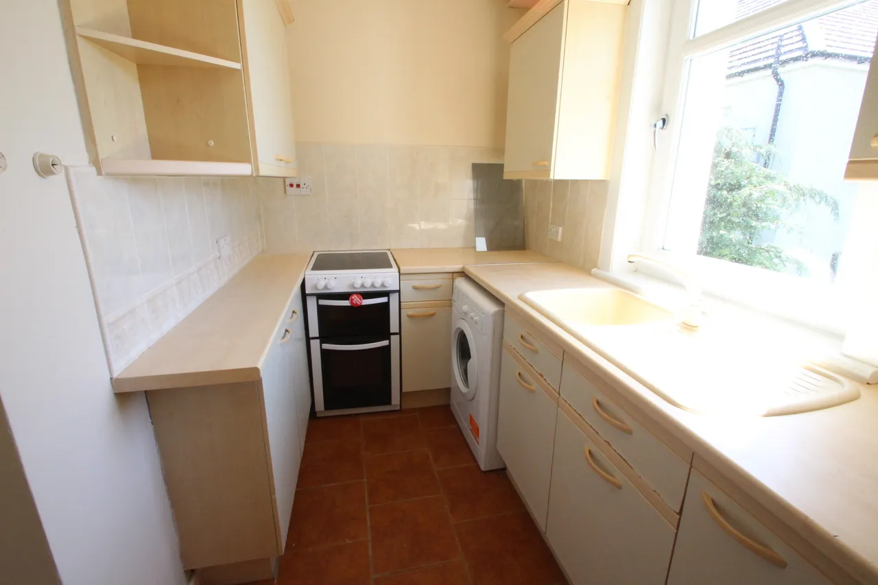 Moorhill Crescent, Newton Mearns, G77, photo 6