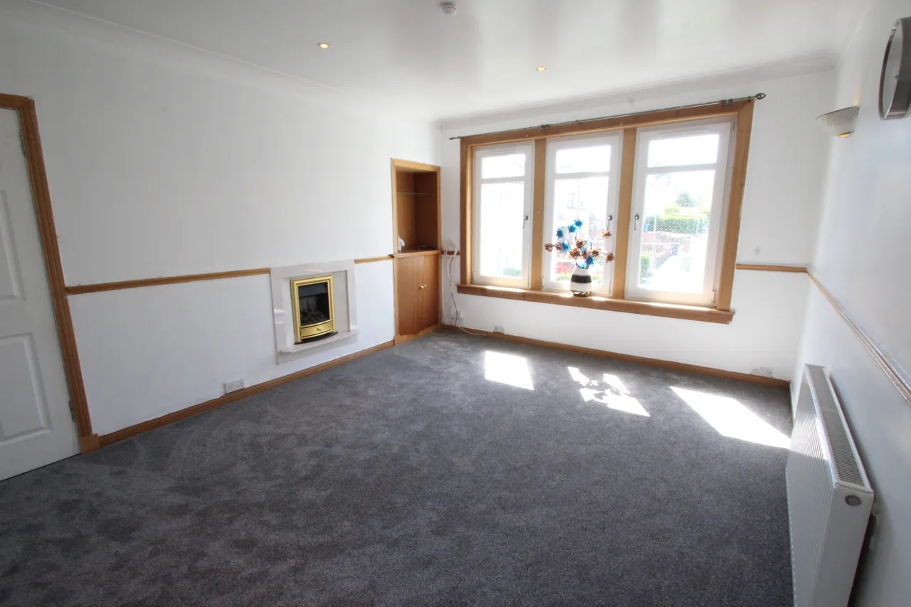 Moorhill Crescent, Newton Mearns, G77, photo 3