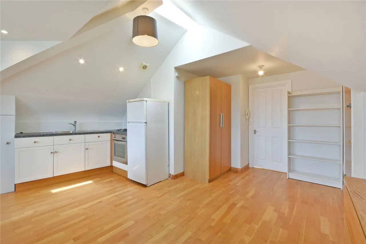 Manstone Road, Cricklewood, London, NW2, photo 3