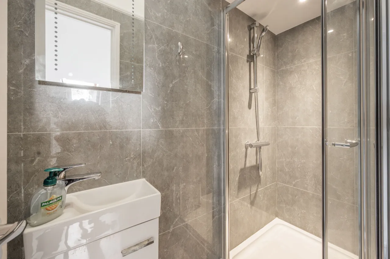 Flat 6, 1 Queens Gate Terrace, London, photo 5