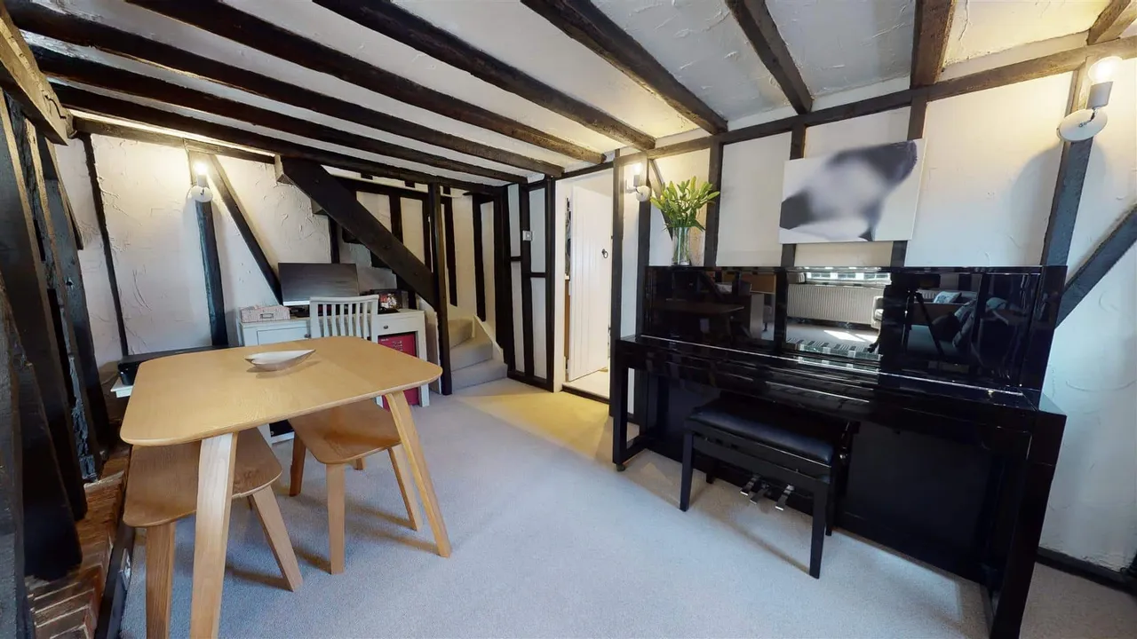 High Road, Chigwell, IG7, photo 6