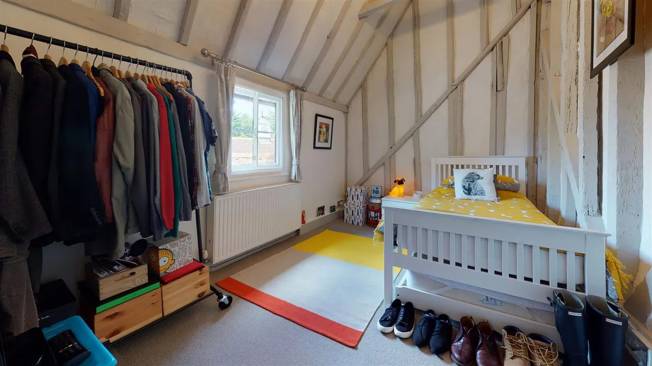 High Road, Chigwell, IG7, photo 10