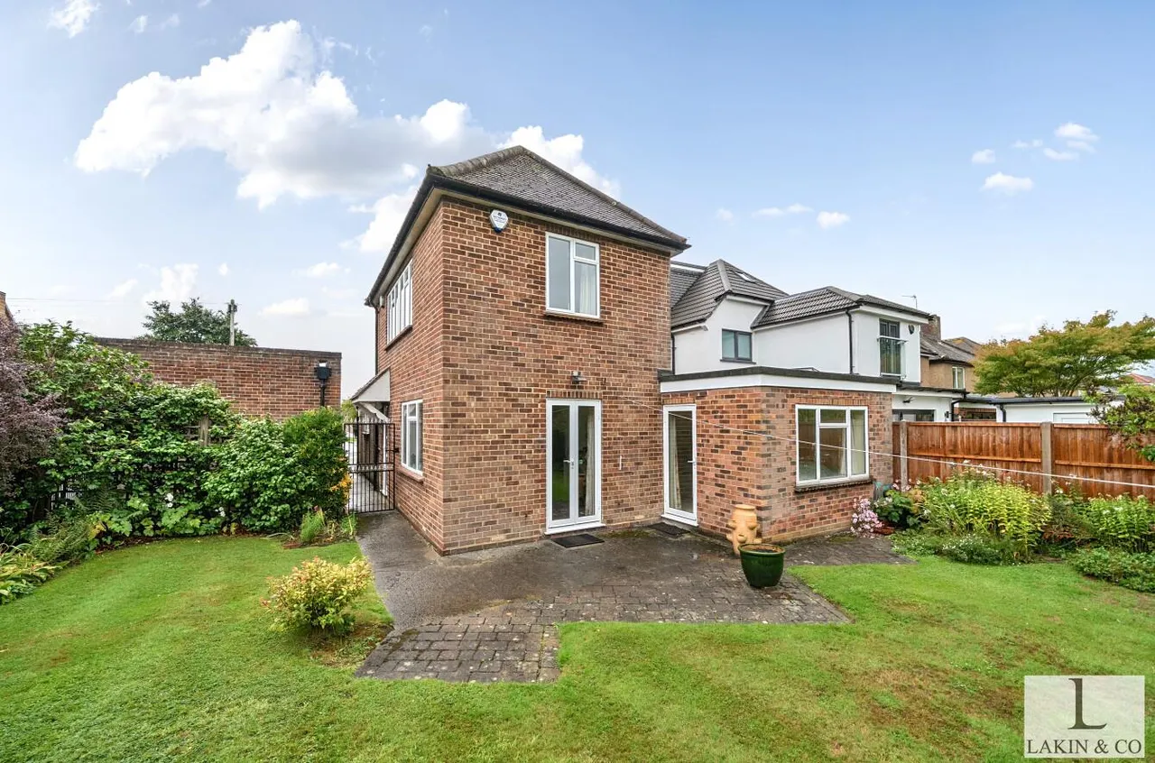 Hoylake Crescent, Ickenham, UB10 8JH, photo 15