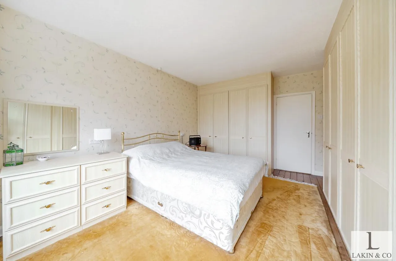 Hoylake Crescent, Ickenham, UB10 8JH, photo 6