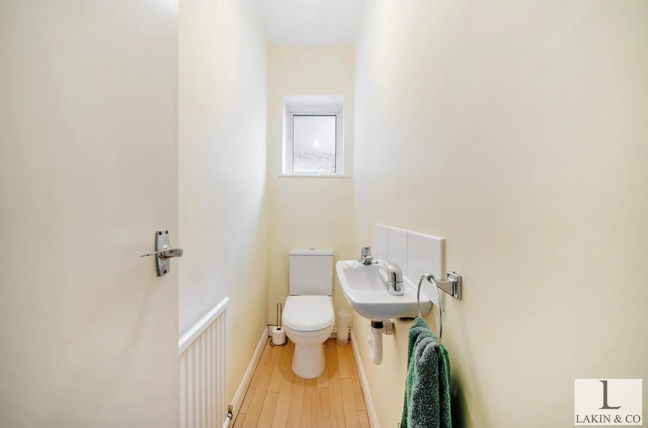 Hoylake Crescent, Ickenham, UB10 8JH, photo 9