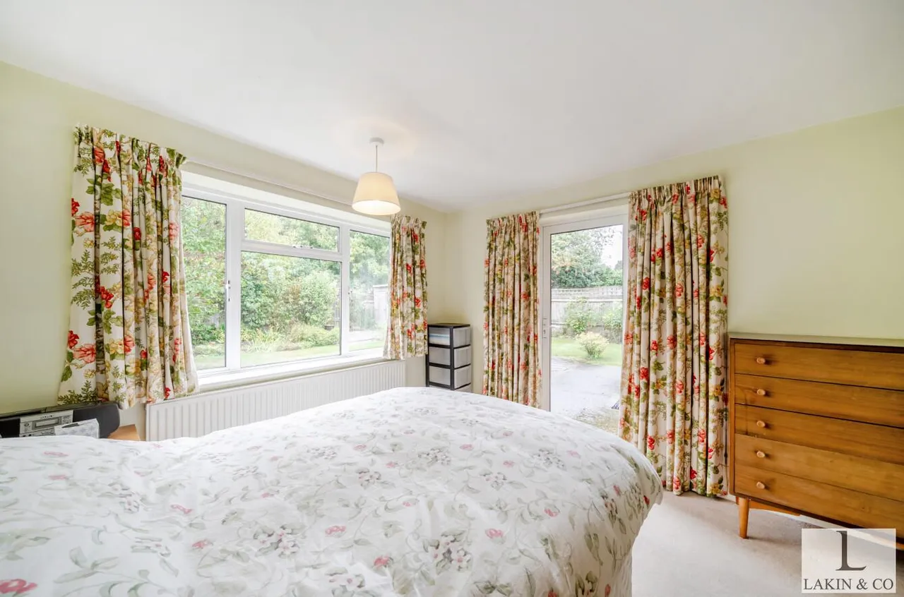 Hoylake Crescent, Ickenham, UB10 8JH, photo 12
