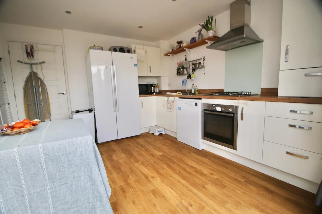 Laymoor Walk, Ferry Village, Braehead, PA4 8BQ, photo 8