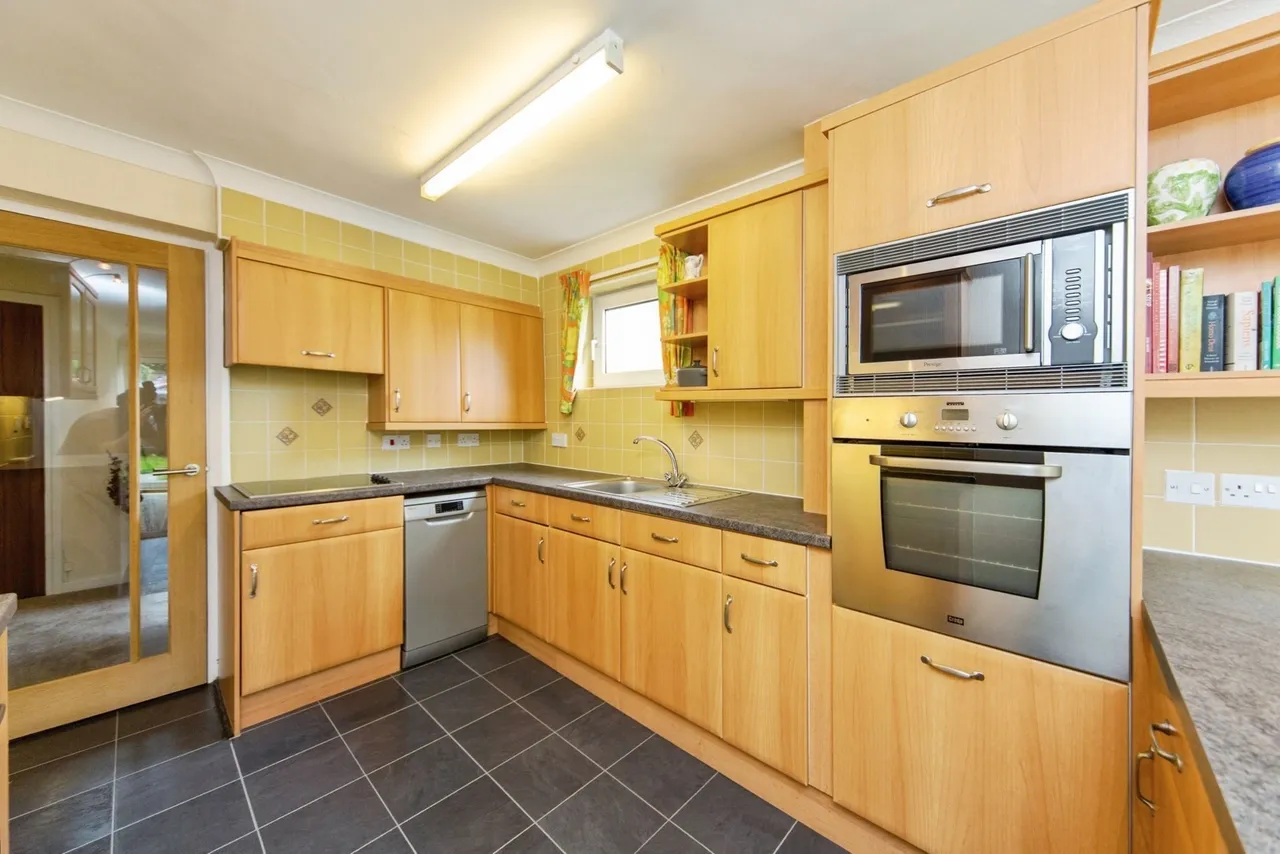 Bidston Road, Prenton, CH43, photo 9